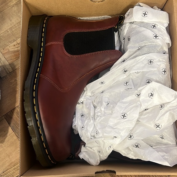 ?DR MARTENS 2976 Classico Leather Chelsea Boots NWT main image 5